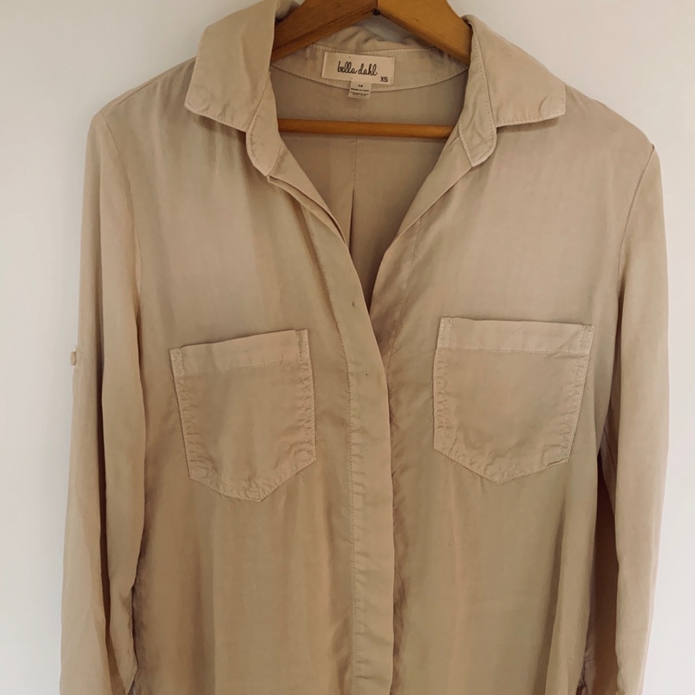 Bella Dahl tan shirt